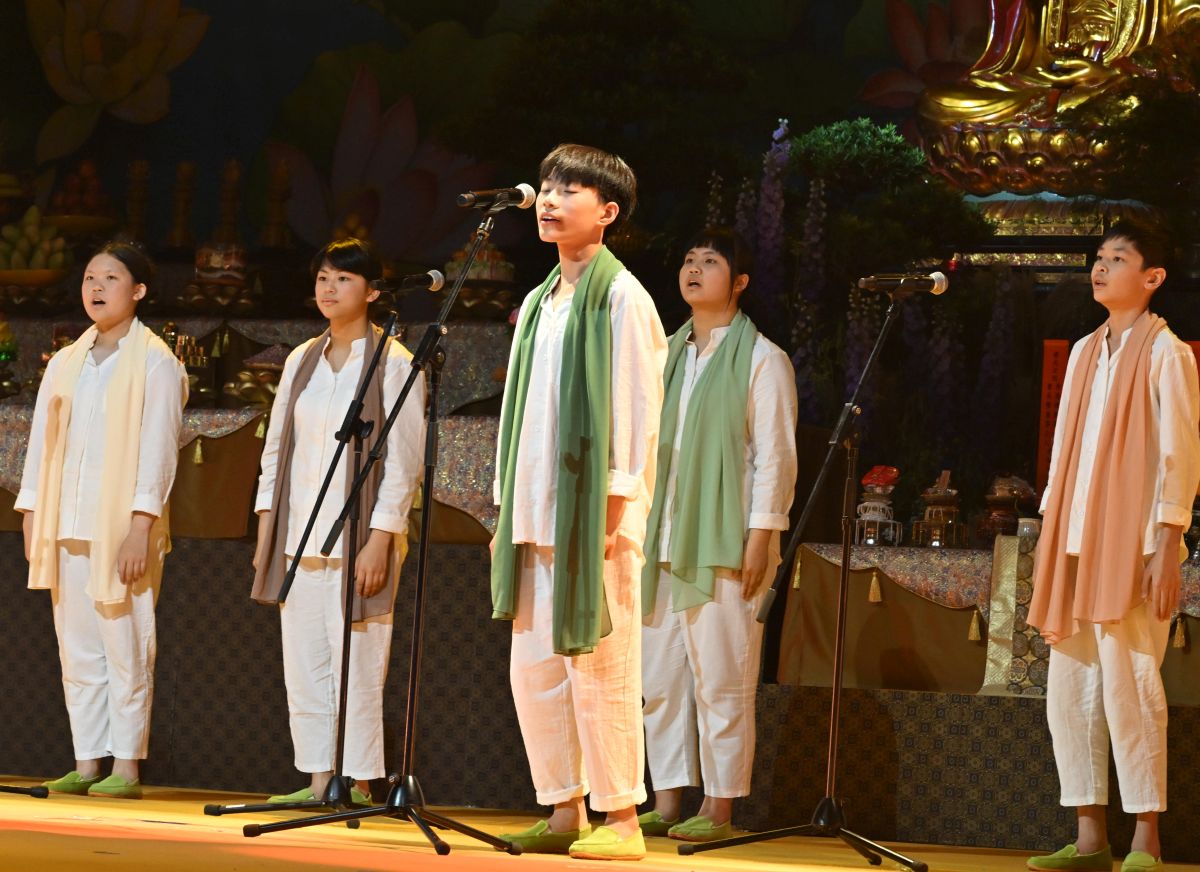 佛教中華康山學校 佛教外語歌曲獻唱