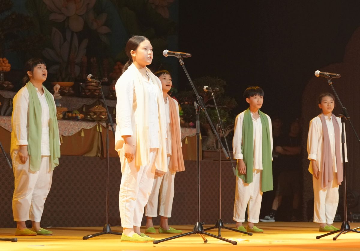 佛教中華康山學校 佛教外語歌曲獻唱