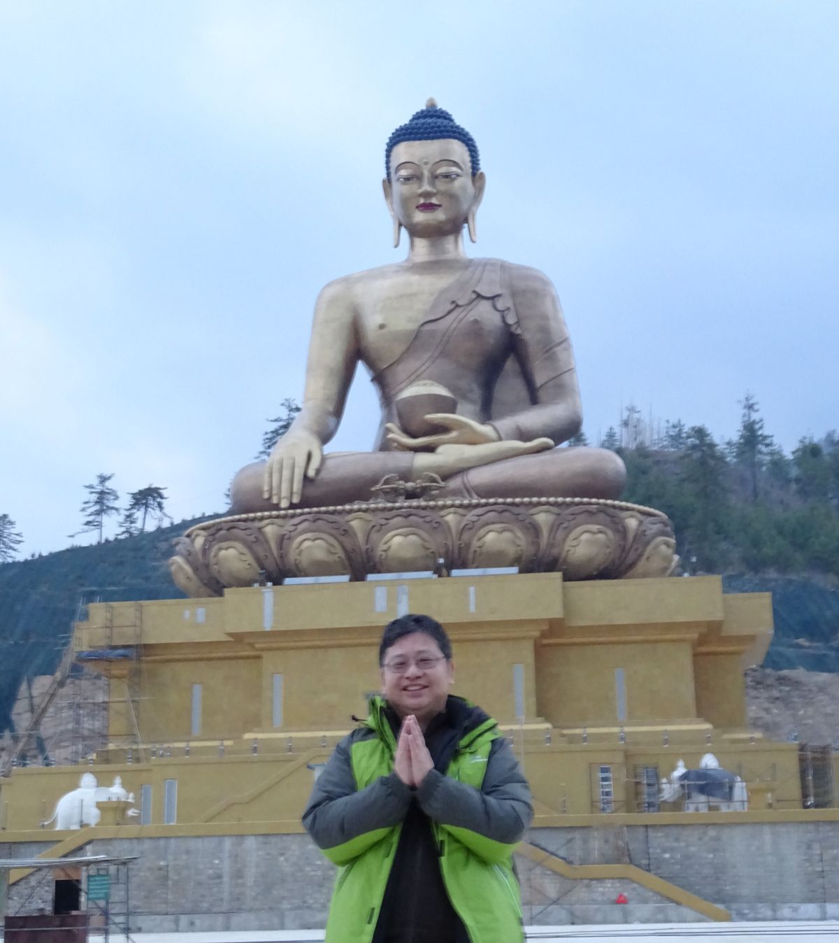 黎博士到不丹朝聖，參訪不同寺院。