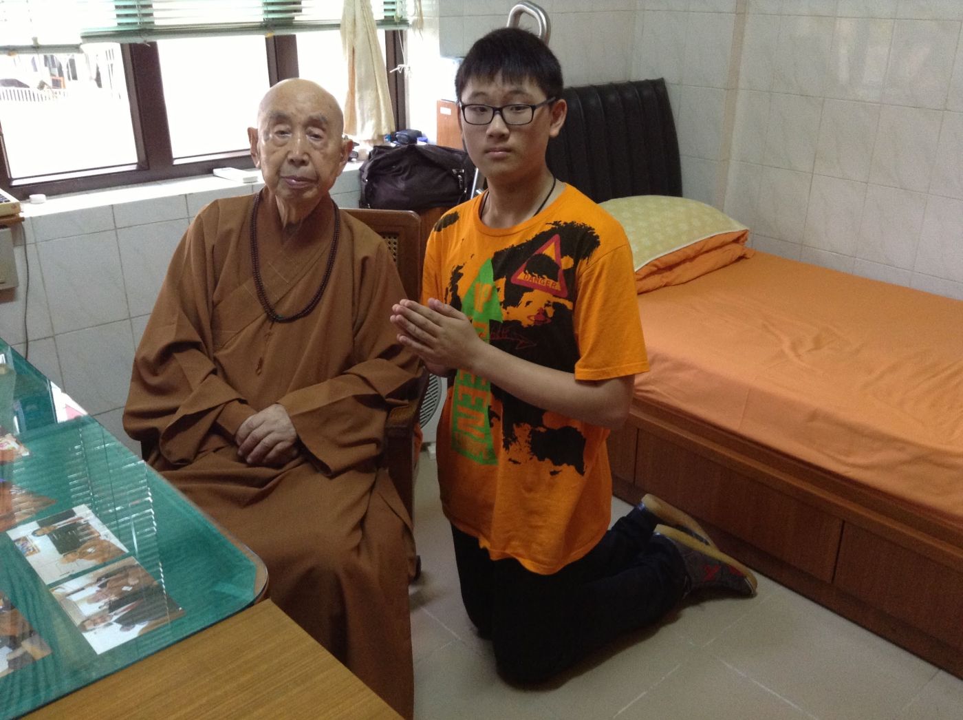 燊仔與覺光長老合照