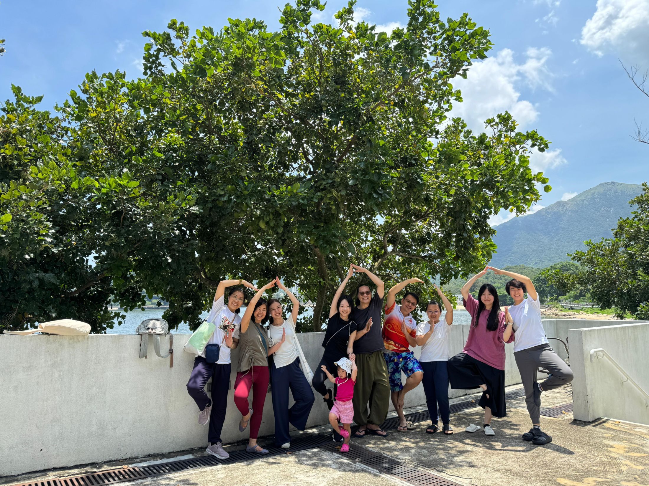 聯校正念瑜伽導師100小時課程，今年七月在梅窩銀礦灣舉辦三日兩夜的修習營。