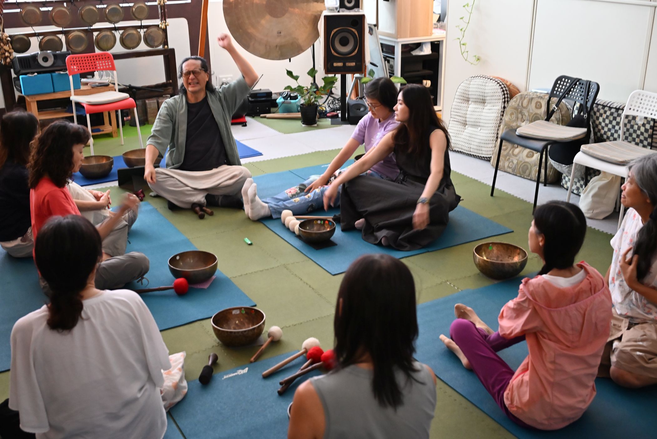 Ken sir今年九月舉辦正念頌缽音韻療法五堂紓壓調頻課程，免費提供給有需要作身心特別護理人士。