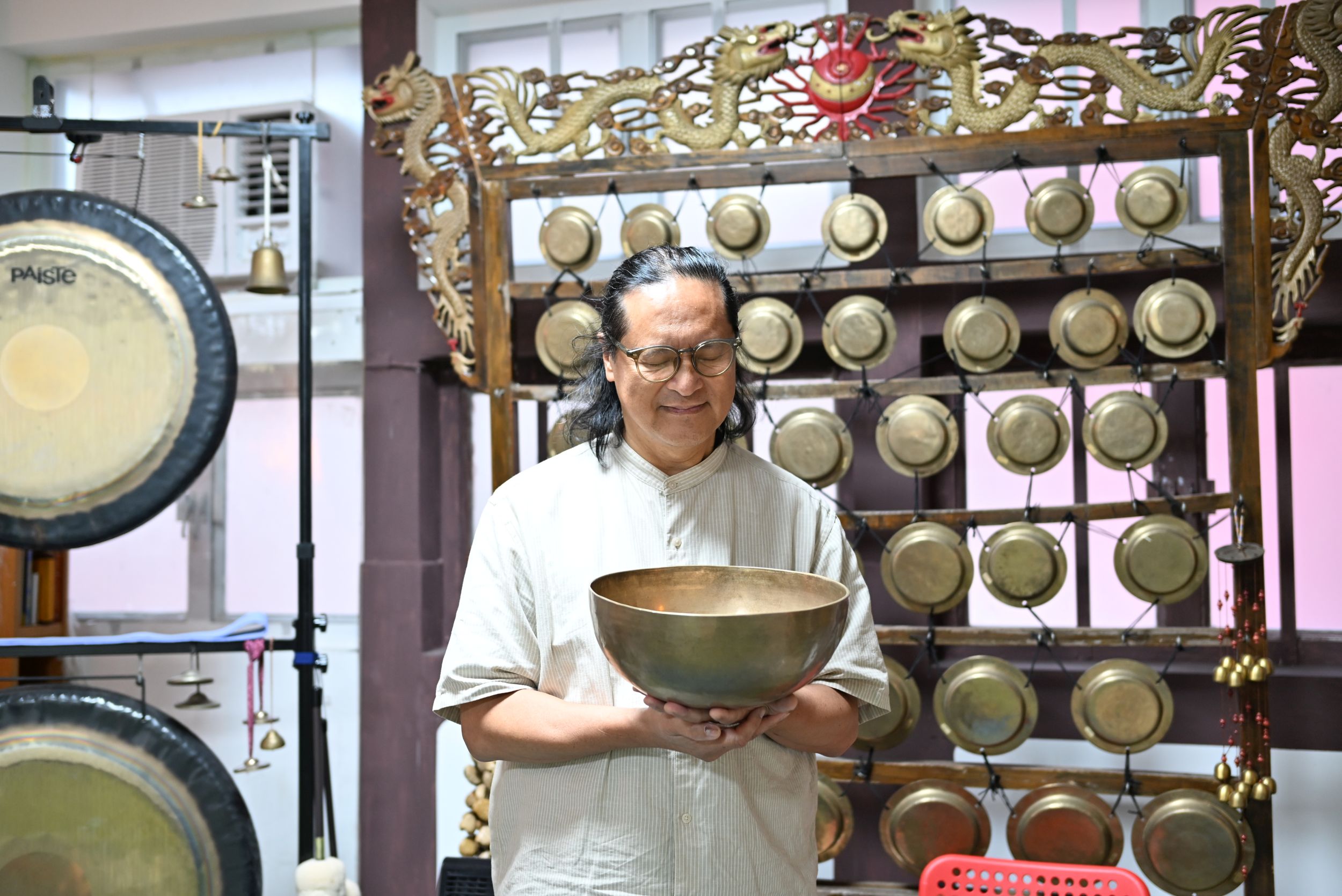 Ken sir收藏眾多頌缽，其中他最喜愛這一個。