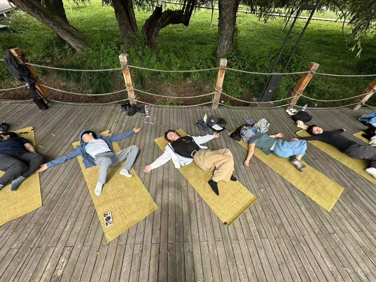 平台上修習瑜伽