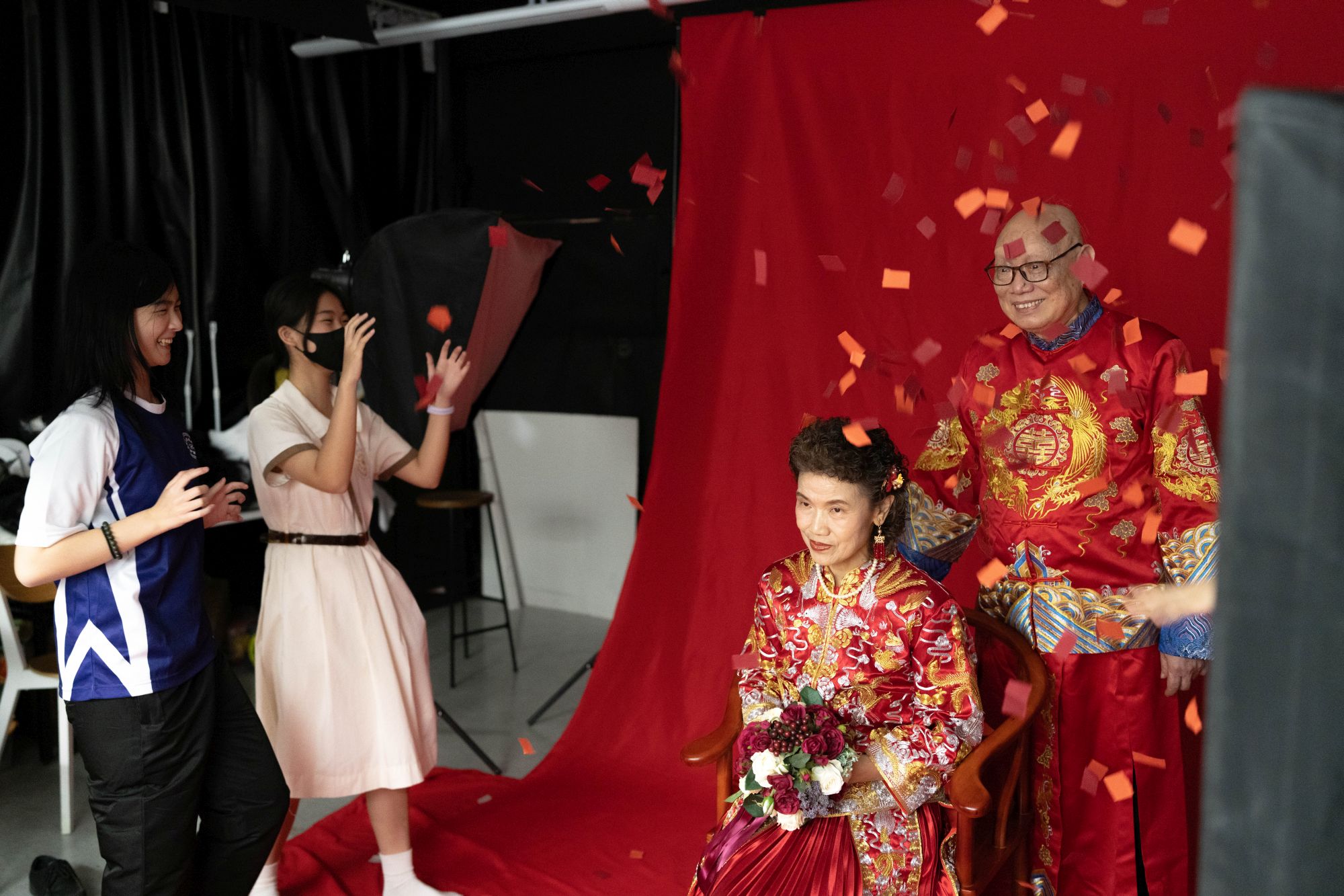 學生全情投入拍攝工作