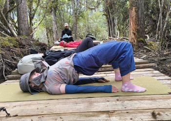 阿正筋骨柔軟，在藥王谷做了不少瑜伽練習。